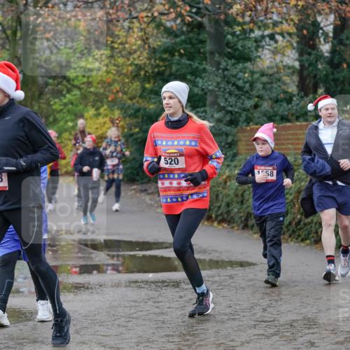 07.12.2025 - St. Pauli X-Mass-Run No. 15 Michael Burmester http://msf.ph/oto/9404498 07.12.2025 11:04:40 Laufen 2373, 15, 520, 1258 meine-sportfotos.de