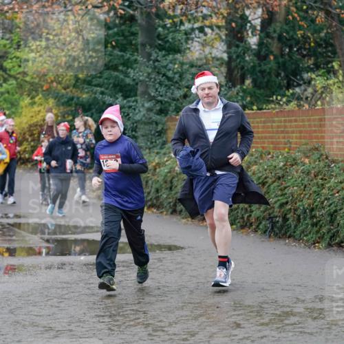 07.12.2025 - St. Pauli X-Mass-Run No. 15 Michael Burmester http://msf.ph/oto/9404501 07.12.2025 11:04:41 Laufen  meine-sportfotos.de