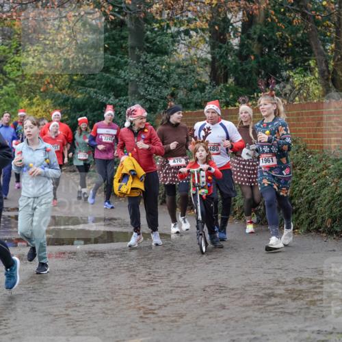 07.12.2025 - St. Pauli X-Mass-Run No. 15 Michael Burmester http://msf.ph/oto/9404517 07.12.2025 11:04:46 Laufen 3956, 470, 1961 meine-sportfotos.de