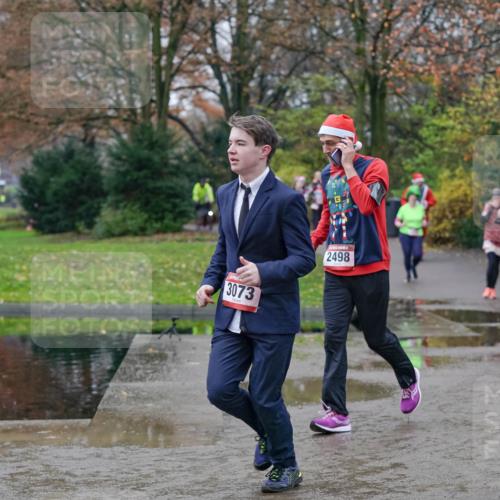 07.12.2025 - St. Pauli X-Mass-Run No. 15 Michael Burmester http://msf.ph/oto/9404557 07.12.2025 11:04:55 Laufen 3073, 2498, 3087 meine-sportfotos.de