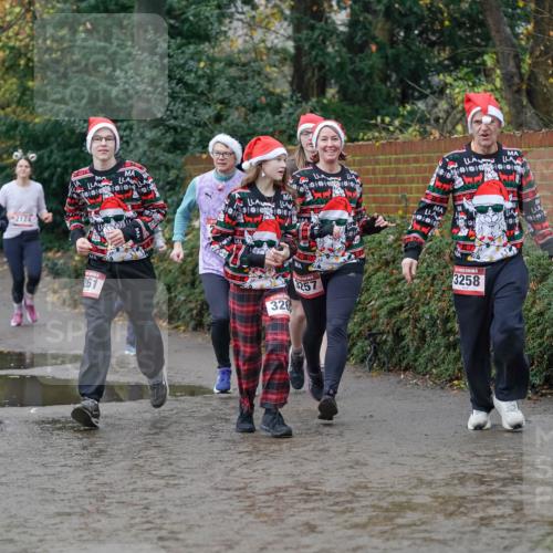 07.12.2025 - St. Pauli X-Mass-Run No. 15 Michael Burmester http://msf.ph/oto/9404604 07.12.2025 11:05:07 Laufen 3217, 2124, 261, 326, 257, 3258 meine-sportfotos.de