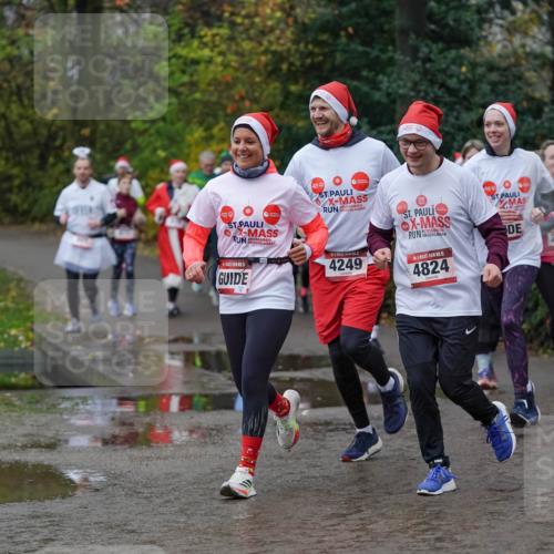 07.12.2025 - St. Pauli X-Mass-Run No. 15 Michael Burmester http://msf.ph/oto/9404643 07.12.2025 11:05:21 Laufen 15, 4249, 15, 4824, 2189 meine-sportfotos.de