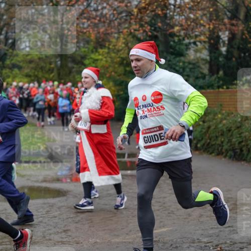 07.12.2025 - St. Pauli X-Mass-Run No. 15 Michael Burmester http://msf.ph/oto/9404681 07.12.2025 11:05:30 Laufen 392, 448, 870, 15 meine-sportfotos.de