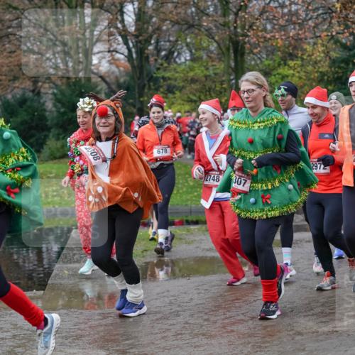 07.12.2025 - St. Pauli X-Mass-Run No. 15 Michael Burmester http://msf.ph/oto/9404734 07.12.2025 11:05:44 Laufen 2308, 678, 2748, 307, 297, 2979, 400 meine-sportfotos.de