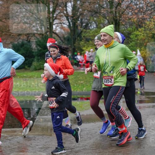07.12.2025 - St. Pauli X-Mass-Run No. 15 Michael Burmester http://msf.ph/oto/9404744 07.12.2025 11:05:46 Laufen 3182, 00, 04, 15, 3352, 3070 meine-sportfotos.de