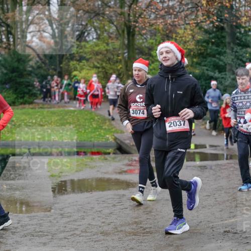 07.12.2025 - St. Pauli X-Mass-Run No. 15 Michael Burmester http://msf.ph/oto/9404754 07.12.2025 11:05:48 Laufen 3070, 3074, 2037, 2244 meine-sportfotos.de
