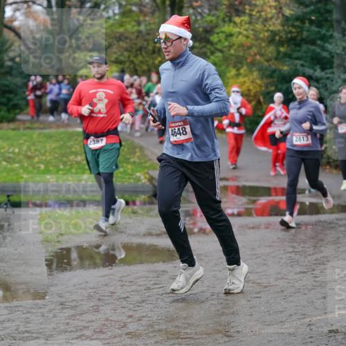07.12.2025 - St. Pauli X-Mass-Run No. 15 Michael Burmester http://msf.ph/oto/9404783 07.12.2025 11:05:54 Laufen 4648, 2387, 2813, 1999 meine-sportfotos.de