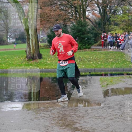 07.12.2025 - St. Pauli X-Mass-Run No. 15 Michael Burmester http://msf.ph/oto/9404788 07.12.2025 11:05:55 Laufen 2387, 2813 meine-sportfotos.de