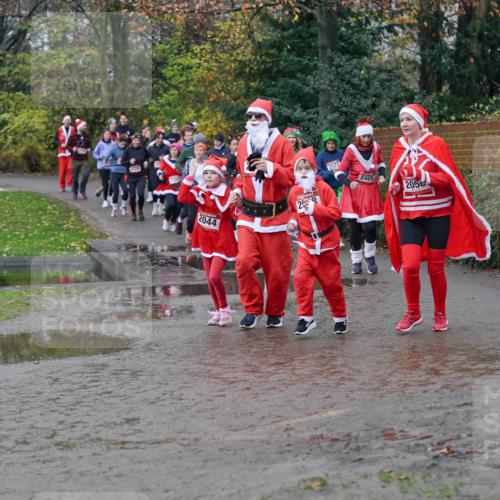 07.12.2025 - St. Pauli X-Mass-Run No. 15 Michael Burmester http://msf.ph/oto/9404808 07.12.2025 11:06:01 Laufen 2044, 28, 2527, 2405, 2050 meine-sportfotos.de