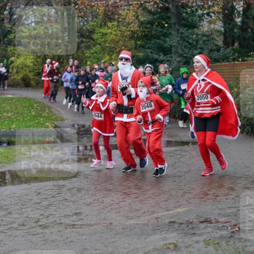 07.12.2025 - St. Pauli X-Mass-Run No. 15 Michael Burmester http://msf.ph/oto/9404811 07.12.2025 11:06:01 Laufen 2044, 2043, 2048, 252, 2050 meine-sportfotos.de