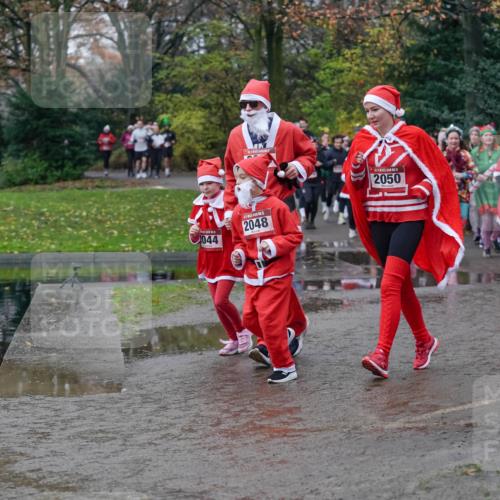 07.12.2025 - St. Pauli X-Mass-Run No. 15 Michael Burmester http://msf.ph/oto/9404816 07.12.2025 11:06:02 Laufen 044, 2048, 2050, 2405 meine-sportfotos.de