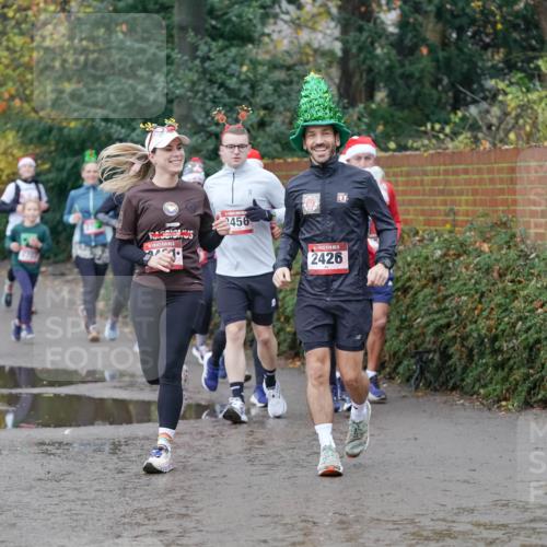 07.12.2025 - St. Pauli X-Mass-Run No. 15 Michael Burmester http://msf.ph/oto/9404878 07.12.2025 11:06:17 Laufen 2456, 15, 2426 meine-sportfotos.de