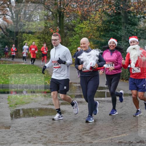 07.12.2025 - St. Pauli X-Mass-Run No. 15 Michael Burmester http://msf.ph/oto/9404892 07.12.2025 11:06:21 Laufen 2456, 2774, 24, 4884, 2449 meine-sportfotos.de
