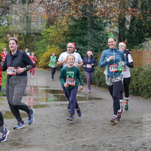07.12.2025 - St. Pauli X-Mass-Run No. 15 Michael Burmester http://msf.ph/oto/9404908 07.12.2025 11:06:24 Laufen 2449, 1759, 2707, 2709 meine-sportfotos.de