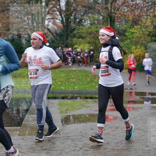 07.12.2025 - St. Pauli X-Mass-Run No. 15 Michael Burmester http://msf.ph/oto/9404918 07.12.2025 11:06:26 Laufen 27, 4839, 1081 meine-sportfotos.de