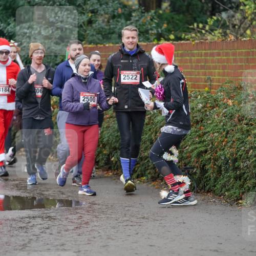 07.12.2025 - St. Pauli X-Mass-Run No. 15 Michael Burmester http://msf.ph/oto/9404955 07.12.2025 11:06:39 Laufen 050, 329, 3184, 06, 2500, 2522 meine-sportfotos.de