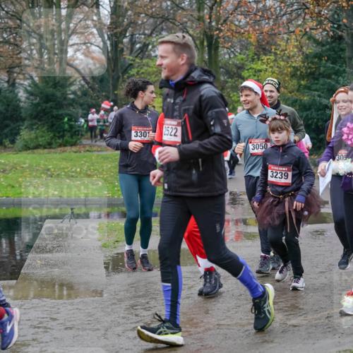 07.12.2025 - St. Pauli X-Mass-Run No. 15 Michael Burmester http://msf.ph/oto/9404973 07.12.2025 11:06:45 Laufen 3301, 2522, 3050, 3239, 305, 3238, 2139 meine-sportfotos.de