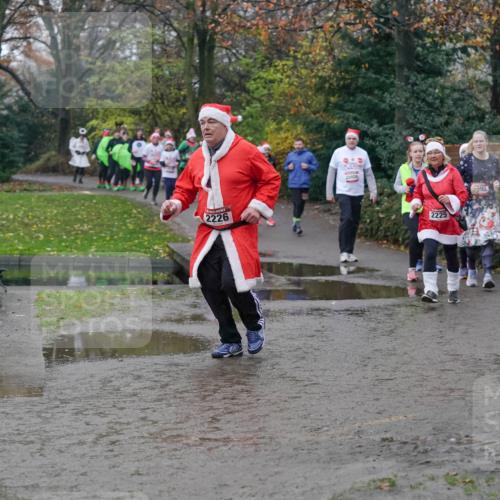 07.12.2025 - St. Pauli X-Mass-Run No. 15 Michael Burmester http://msf.ph/oto/9405010 07.12.2025 11:06:53 Laufen 2226, 2225, 95 meine-sportfotos.de