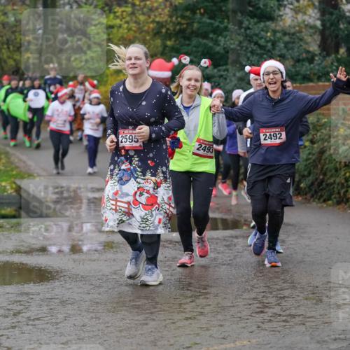 07.12.2025 - St. Pauli X-Mass-Run No. 15 Michael Burmester http://msf.ph/oto/9405021 07.12.2025 11:06:57 Laufen 2595, 2493, 5, 2492 meine-sportfotos.de