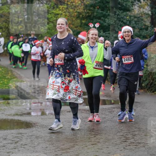 07.12.2025 - St. Pauli X-Mass-Run No. 15 Michael Burmester http://msf.ph/oto/9405022 07.12.2025 11:06:57 Laufen 2595, 2492, 2493 meine-sportfotos.de