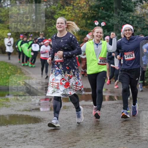 07.12.2025 - St. Pauli X-Mass-Run No. 15 Michael Burmester http://msf.ph/oto/9405023 07.12.2025 11:06:57 Laufen 255, 2493, 2492 meine-sportfotos.de
