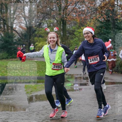 07.12.2025 - St. Pauli X-Mass-Run No. 15 Michael Burmester http://msf.ph/oto/9405032 07.12.2025 11:06:58 Laufen 2493, 15, 2492, 776 meine-sportfotos.de