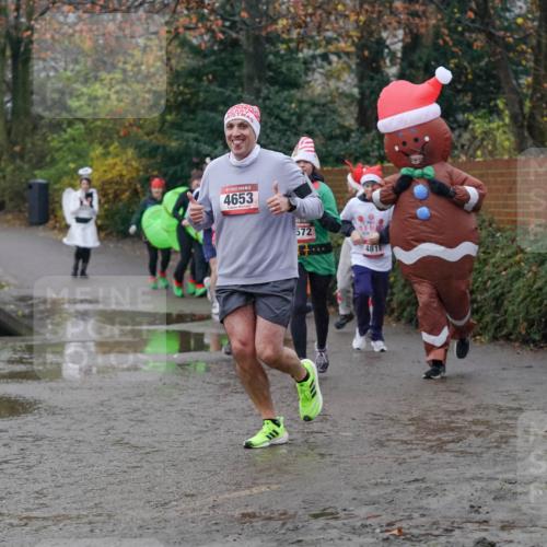 07.12.2025 - St. Pauli X-Mass-Run No. 15 Michael Burmester http://msf.ph/oto/9405047 07.12.2025 11:07:03 Laufen 4653, 572, 4818 meine-sportfotos.de