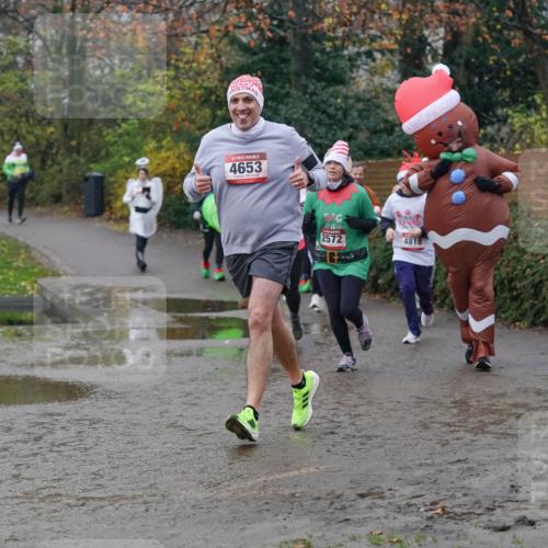 07.12.2025 - St. Pauli X-Mass-Run No. 15 Michael Burmester http://msf.ph/oto/9405049 07.12.2025 11:07:03 Laufen 4653, 2572, 4818 meine-sportfotos.de