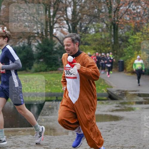 07.12.2025 - St. Pauli X-Mass-Run No. 15 Michael Burmester http://msf.ph/oto/9405075 07.12.2025 11:07:08 Laufen 200, 300 meine-sportfotos.de