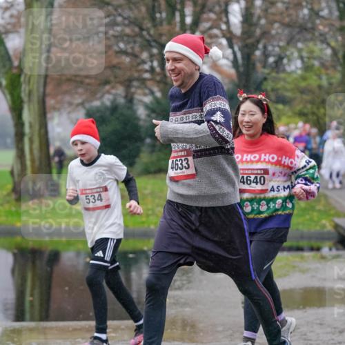 07.12.2025 - St. Pauli X-Mass-Run No. 15 Michael Burmester http://msf.ph/oto/9405146 07.12.2025 11:07:28 Laufen 22, 534, 5, 4633, 15, 4640, 9, 8, 84 meine-sportfotos.de