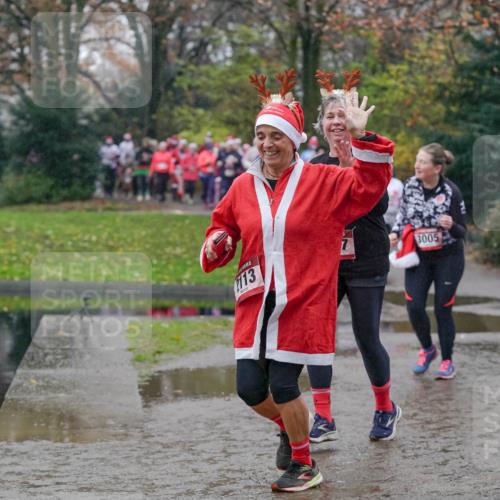07.12.2025 - St. Pauli X-Mass-Run No. 15 Michael Burmester http://msf.ph/oto/9405153 07.12.2025 11:07:29 Laufen 2113, 3005, 554 meine-sportfotos.de