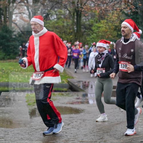 07.12.2025 - St. Pauli X-Mass-Run No. 15 Michael Burmester http://msf.ph/oto/9405160 07.12.2025 11:07:32 Laufen 554, 579, 539 meine-sportfotos.de