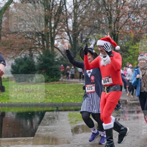 07.12.2025 - St. Pauli X-Mass-Run No. 15 Michael Burmester http://msf.ph/oto/9405198 07.12.2025 11:07:43 Laufen 825, 5, 864, 871 meine-sportfotos.de