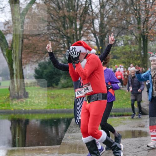 07.12.2025 - St. Pauli X-Mass-Run No. 15 Michael Burmester http://msf.ph/oto/9405202 07.12.2025 11:07:44 Laufen 825, 664 meine-sportfotos.de