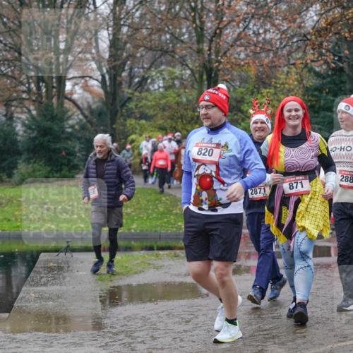 07.12.2025 - St. Pauli X-Mass-Run No. 15 Michael Burmester http://msf.ph/oto/9405207 07.12.2025 11:07:45 Laufen 56, 820, 2871, 871, 2882, 2838 meine-sportfotos.de