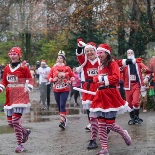07.12.2025 - St. Pauli X-Mass-Run No. 15 Michael Burmester http://msf.ph/oto/9405225 07.12.2025 11:07:48 Laufen 2809, 1925, 2316, 1924, 4452, 392 meine-sportfotos.de