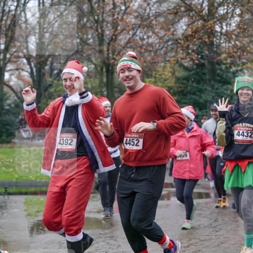 07.12.2025 - St. Pauli X-Mass-Run No. 15 Michael Burmester http://msf.ph/oto/9405241 07.12.2025 11:07:51 Laufen 15, 2310, 5, 4392, 4452, 9, 4432, 3100, 782 meine-sportfotos.de