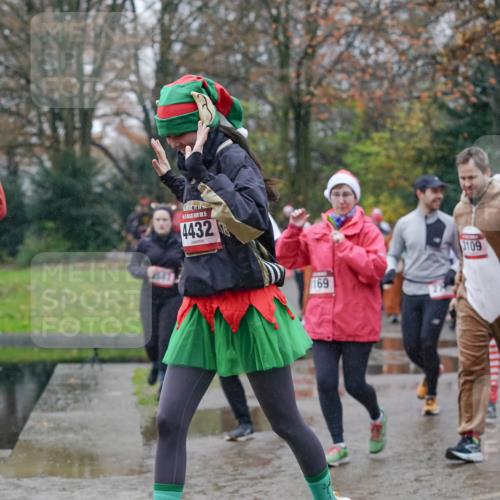 07.12.2025 - St. Pauli X-Mass-Run No. 15 Michael Burmester http://msf.ph/oto/9405247 07.12.2025 11:07:52 Laufen 4432, 169, 3109, 3108 meine-sportfotos.de