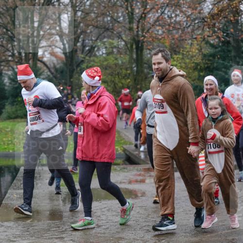 07.12.2025 - St. Pauli X-Mass-Run No. 15 Michael Burmester http://msf.ph/oto/9405250 07.12.2025 11:07:53 Laufen 69, 3109, 3106, 2702, 24 meine-sportfotos.de