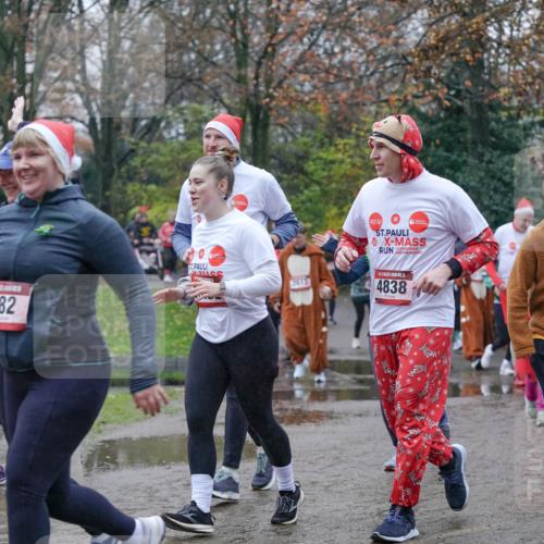 07.12.2025 - St. Pauli X-Mass-Run No. 15 Michael Burmester http://msf.ph/oto/9405264 07.12.2025 11:07:55 Laufen 782, 2613, 4838, 2430, 242 meine-sportfotos.de