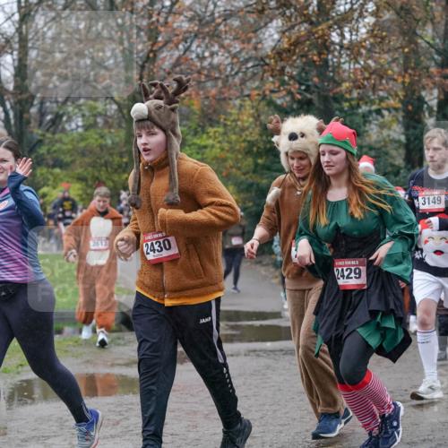 07.12.2025 - St. Pauli X-Mass-Run No. 15 Michael Burmester http://msf.ph/oto/9405270 07.12.2025 11:07:56 Laufen 056, 2613, 5, 2430, 15, 2429, 3149, 354 meine-sportfotos.de