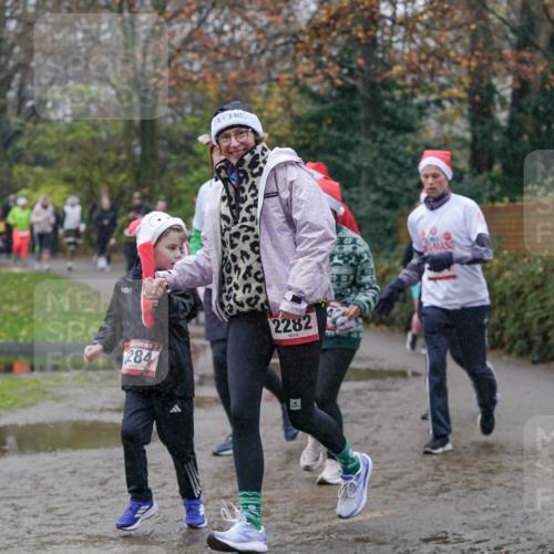 07.12.2025 - St. Pauli X-Mass-Run No. 15 Michael Burmester http://msf.ph/oto/9405306 07.12.2025 11:08:04 Laufen 1141, 808, 284, 2282 meine-sportfotos.de