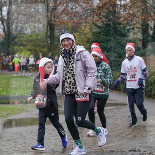 07.12.2025 - St. Pauli X-Mass-Run No. 15 Michael Burmester http://msf.ph/oto/9405307 07.12.2025 11:08:04 Laufen 1141, 808, 284, 2282, 49, 4844 meine-sportfotos.de
