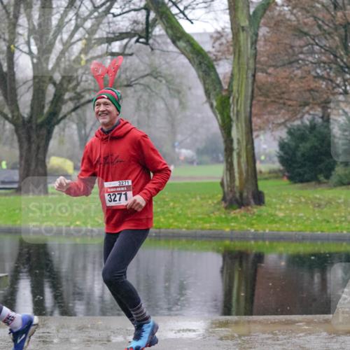 07.12.2025 - St. Pauli X-Mass-Run No. 15 Michael Burmester http://msf.ph/oto/9405344 07.12.2025 11:08:13 Laufen 69, 3271, 3271, 977 meine-sportfotos.de