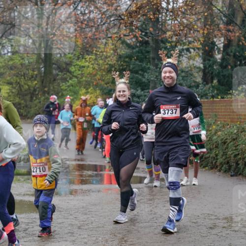 07.12.2025 - St. Pauli X-Mass-Run No. 15 Michael Burmester http://msf.ph/oto/9405359 07.12.2025 11:08:18 Laufen 740, 706, 5, 2710, 15, 3737, 1154 meine-sportfotos.de
