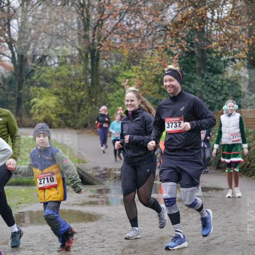 07.12.2025 - St. Pauli X-Mass-Run No. 15 Michael Burmester http://msf.ph/oto/9405363 07.12.2025 11:08:18 Laufen 2706, 15, 2710, 3737, 1154 meine-sportfotos.de
