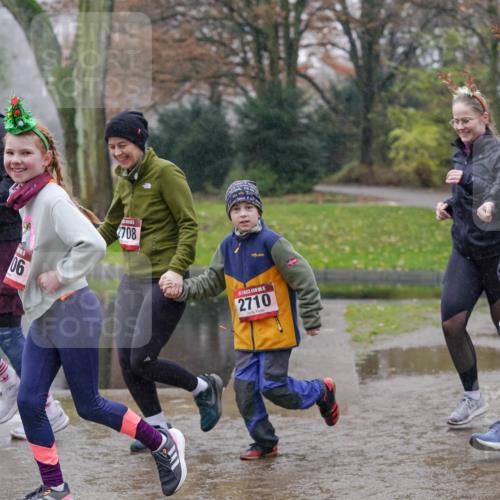 07.12.2025 - St. Pauli X-Mass-Run No. 15 Michael Burmester http://msf.ph/oto/9405364 07.12.2025 11:08:18 Laufen 40, 06, 708, 5, 2710, 373 meine-sportfotos.de