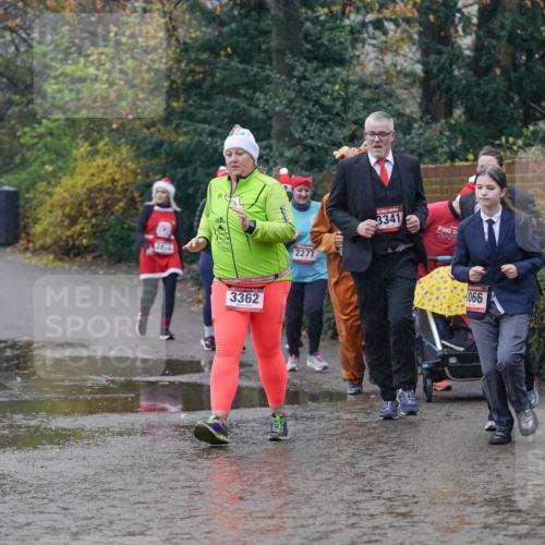 07.12.2025 - St. Pauli X-Mass-Run No. 15 Michael Burmester http://msf.ph/oto/9405377 07.12.2025 11:08:23 Laufen 3362, 2277, 3341, 066 meine-sportfotos.de