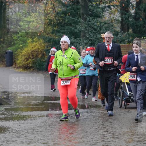 07.12.2025 - St. Pauli X-Mass-Run No. 15 Michael Burmester http://msf.ph/oto/9405379 07.12.2025 11:08:23 Laufen 3362, 2280, 22, 3341, 3066 meine-sportfotos.de