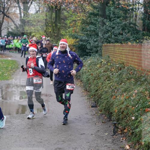 07.12.2025 - St. Pauli X-Mass-Run No. 15 Michael Burmester http://msf.ph/oto/9405439 07.12.2025 11:08:48 Laufen 12, 239, 229 meine-sportfotos.de
